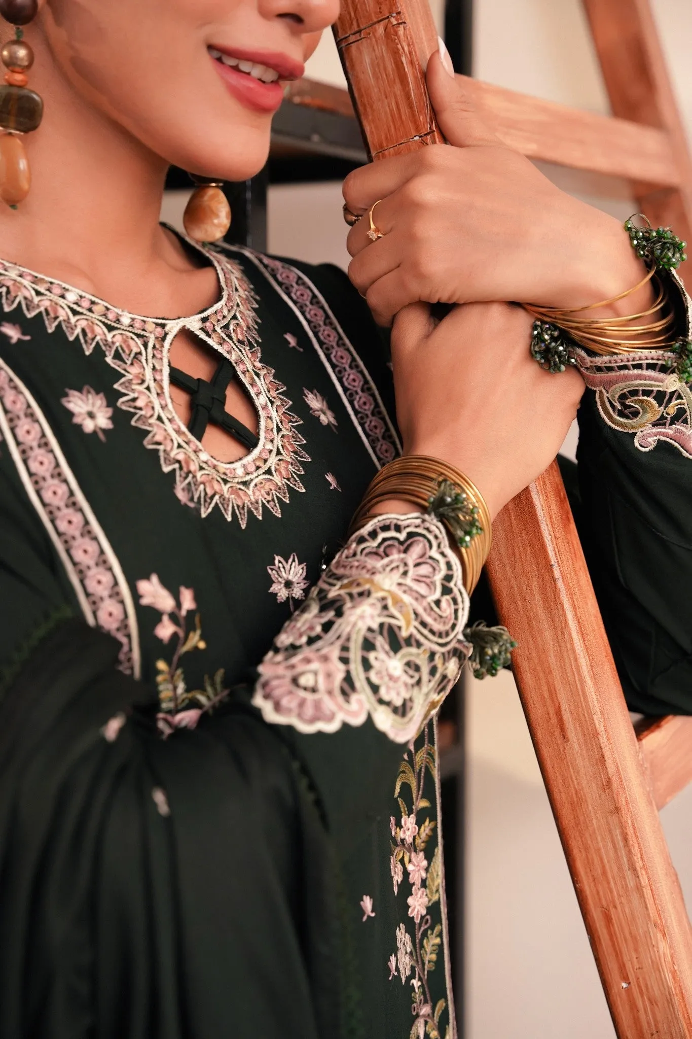 Aabyaan Miraal Embroidered Linen Collection – SHAB (AW-01)