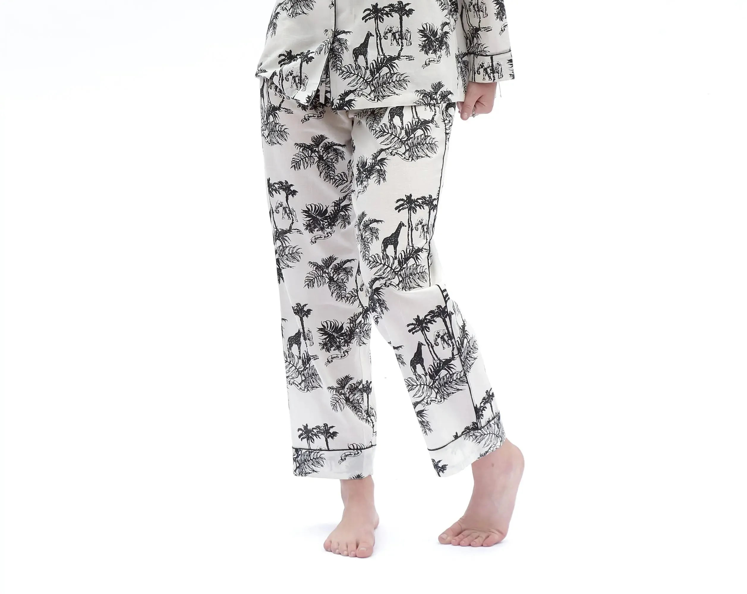 Cream/Black Matching Set in Paloma Print Long Sleeve Pyjamas