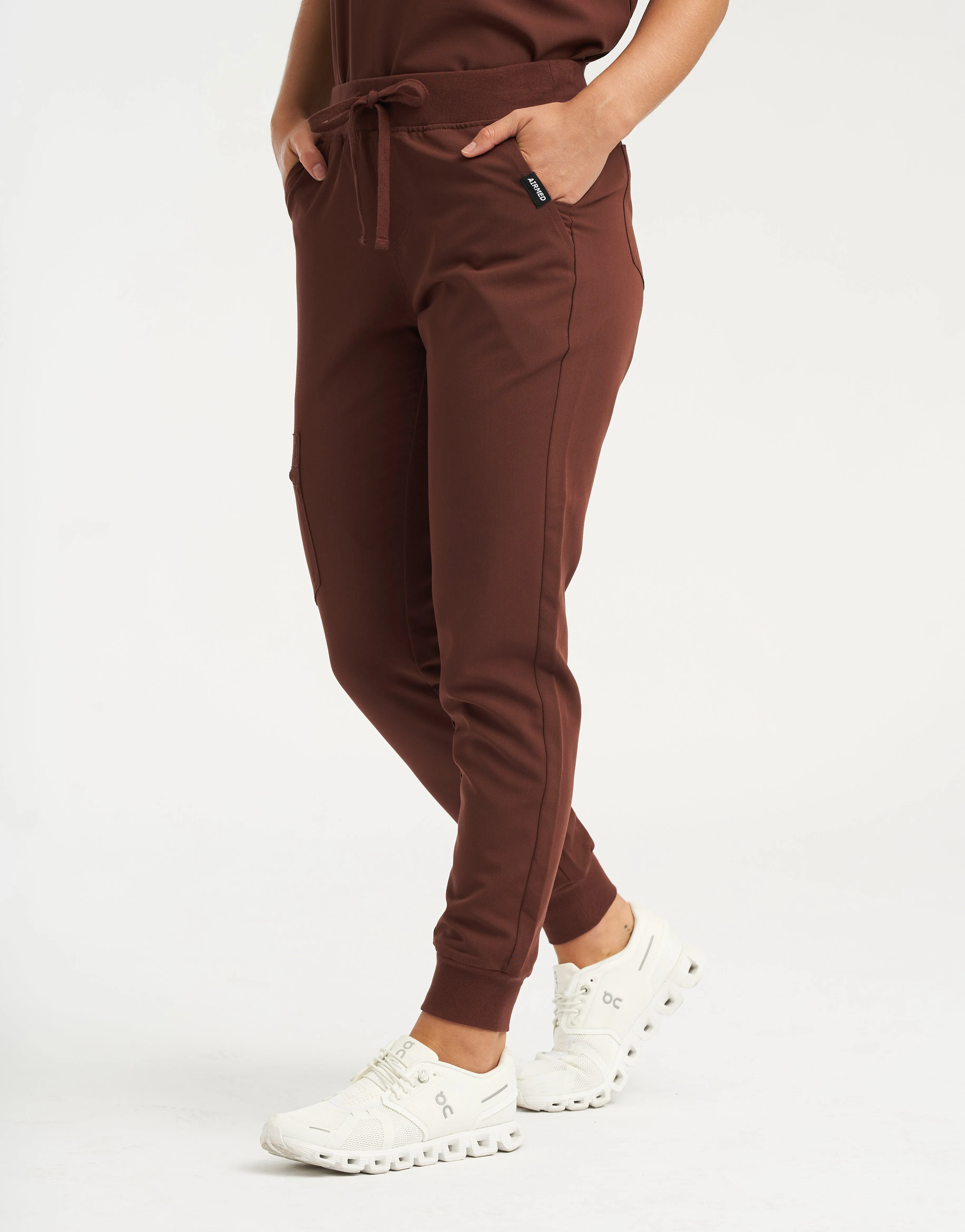 Essential Jogger Scrub Pants - Cocoa