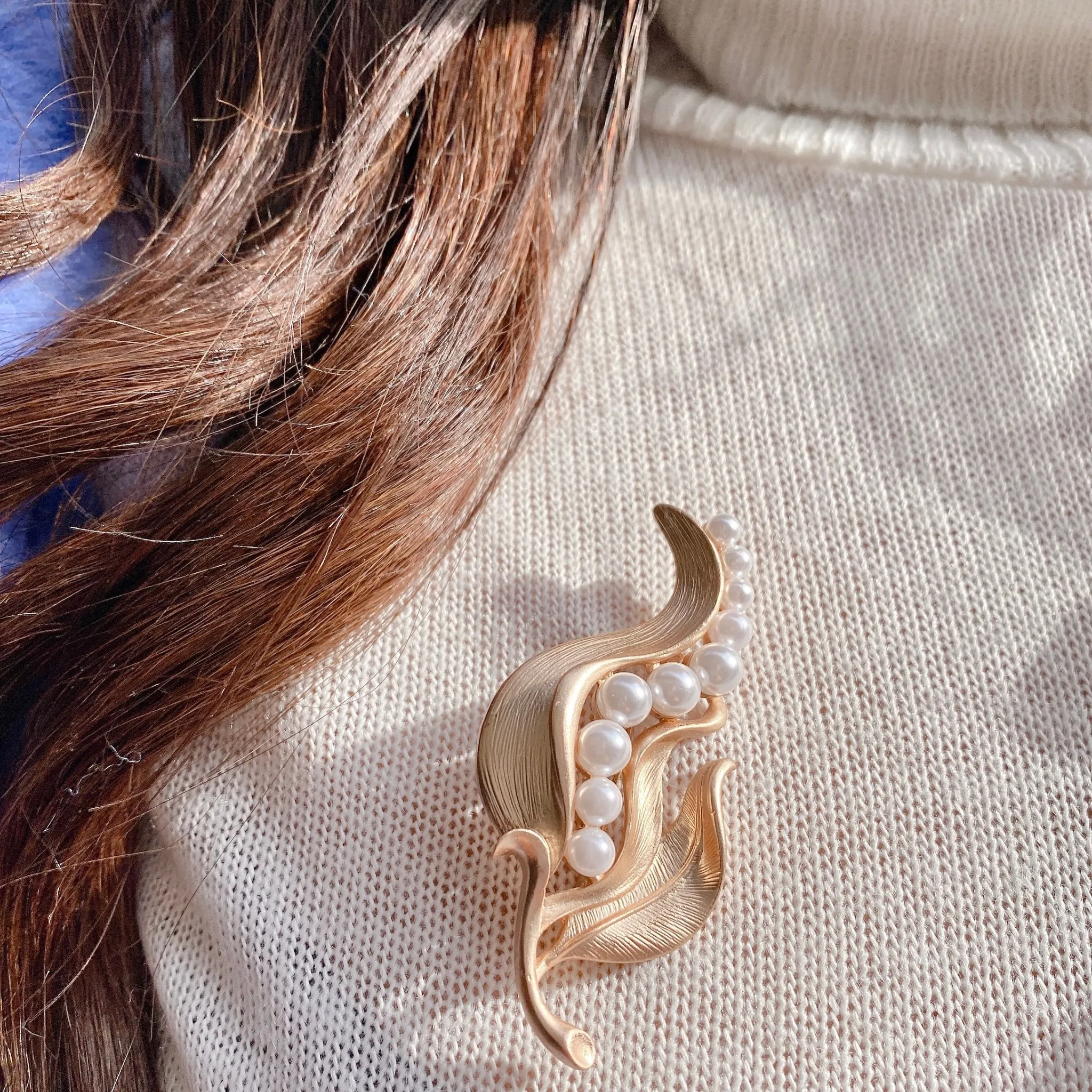 Pearl Brooch Gold Pea