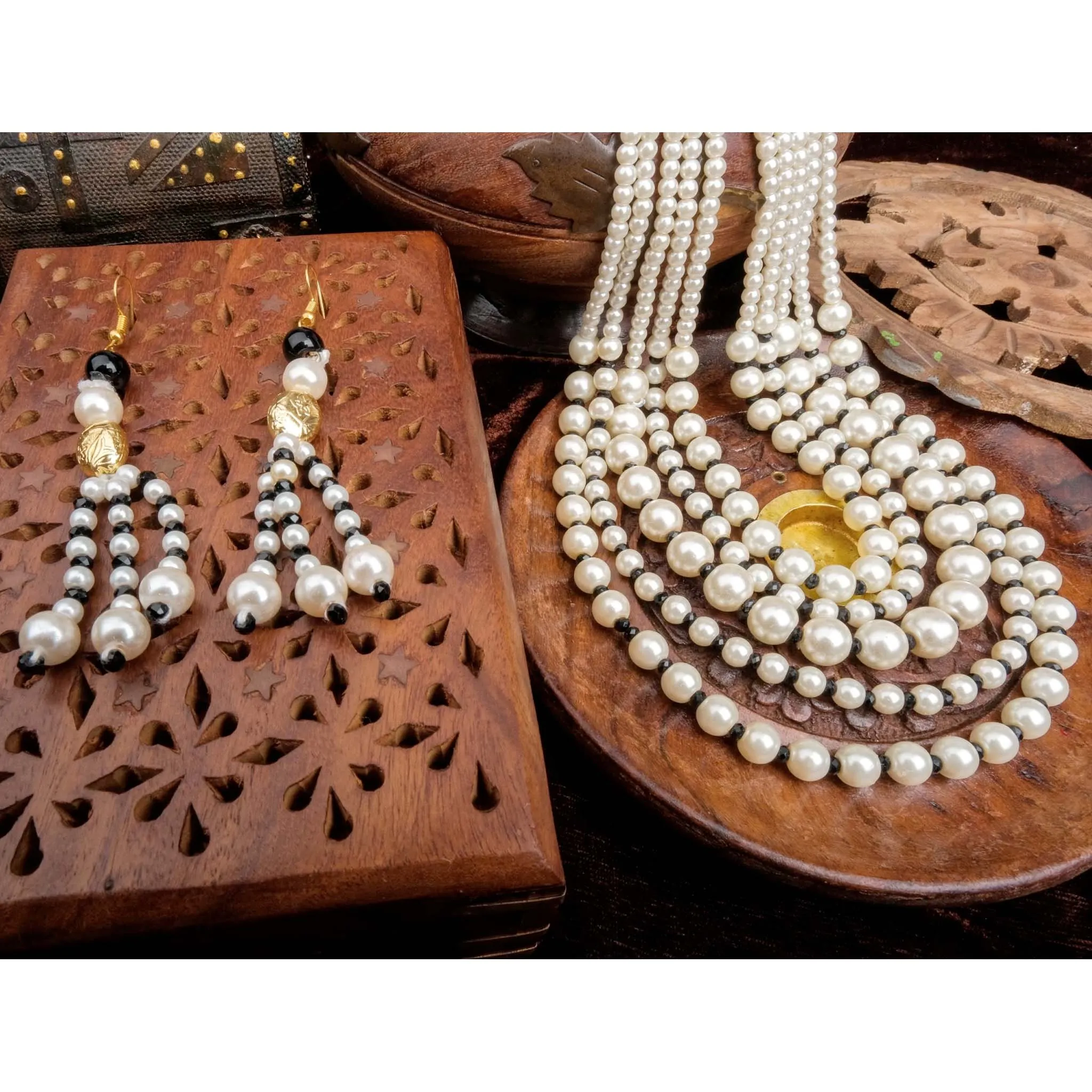 Queen Style 5 Layer Pearl Mala Alloy Gold-plated Jewel Set