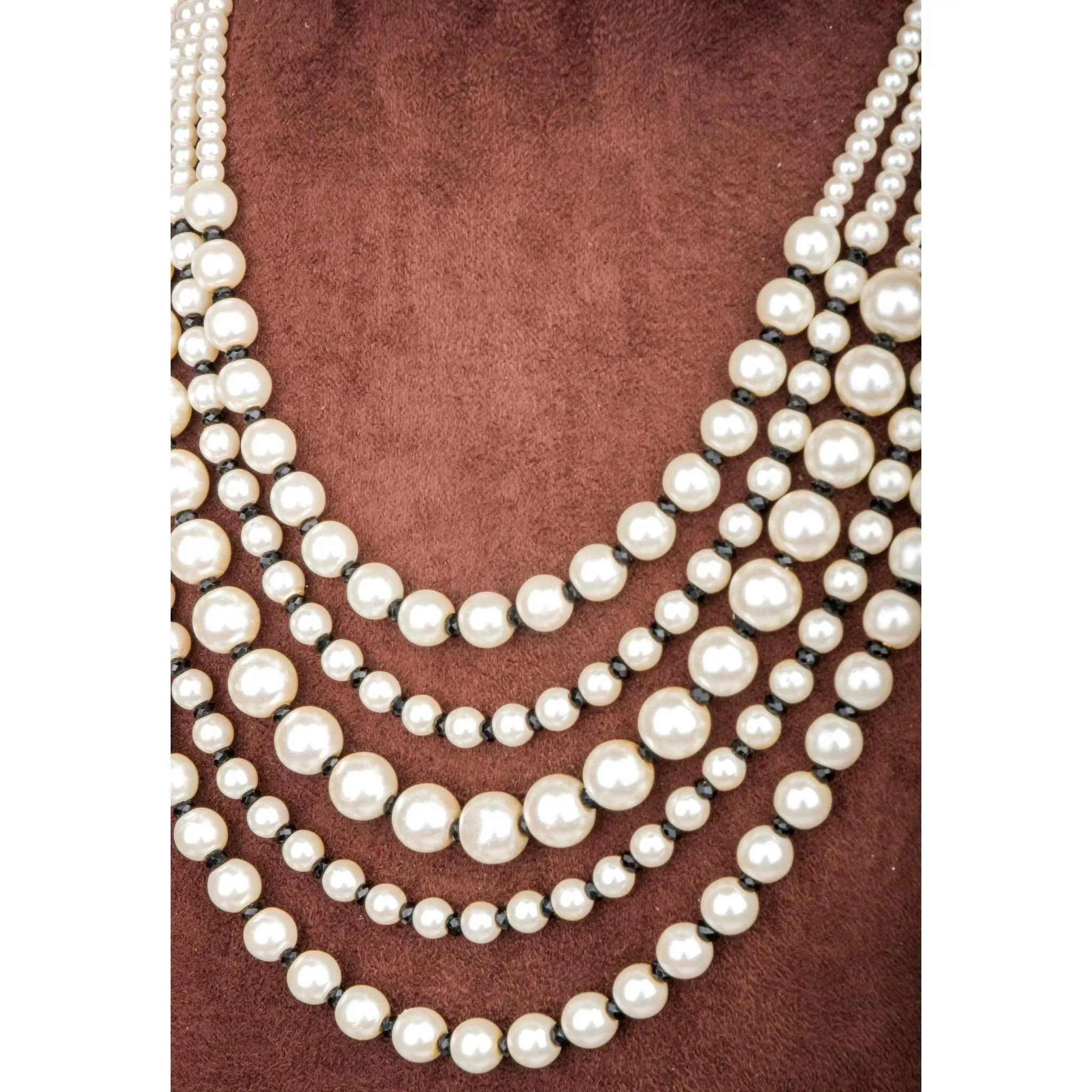 Queen Style 5 Layer Pearl Mala Alloy Gold-plated Jewel Set