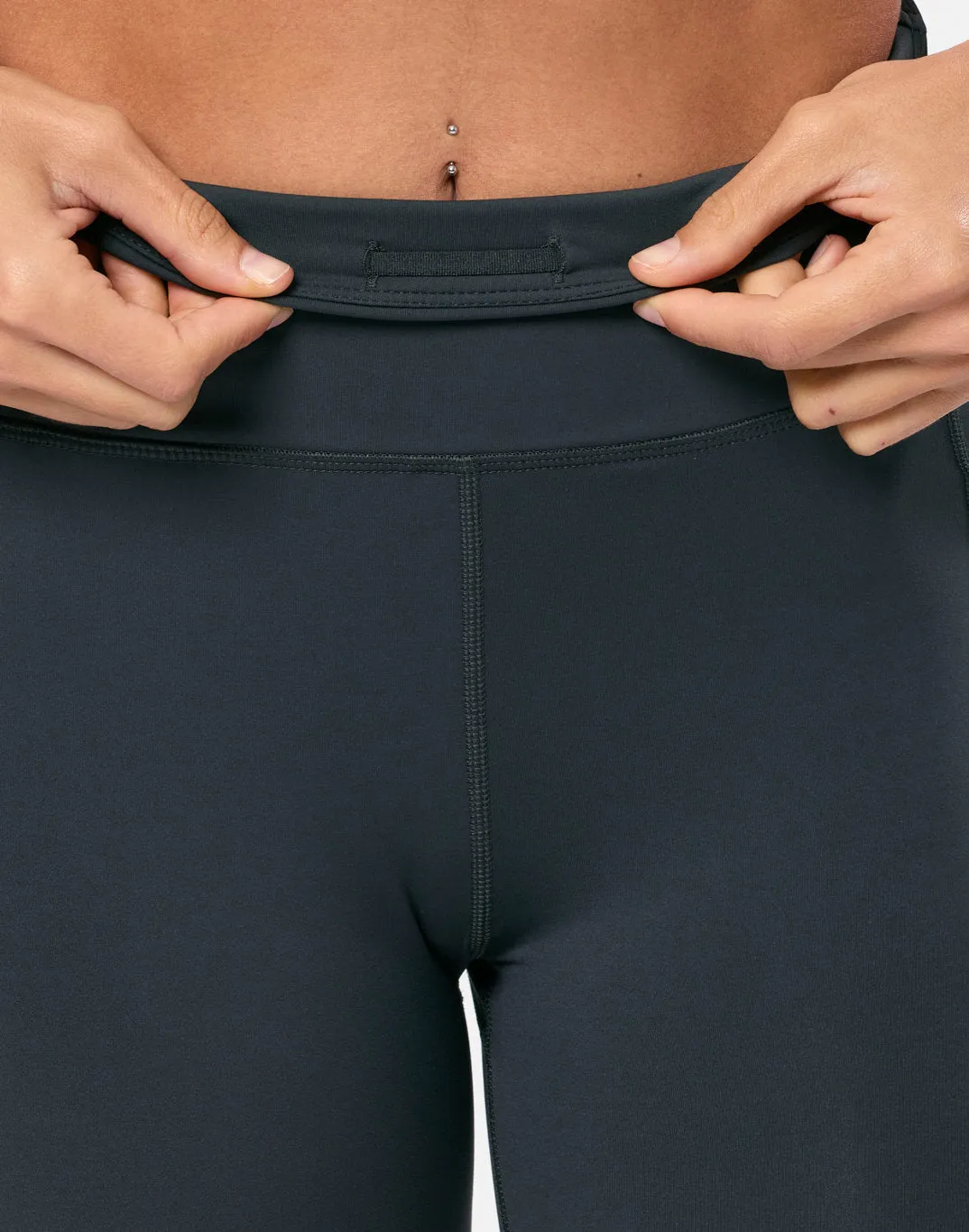 Swift 7/8 Legging in Midnight Grey